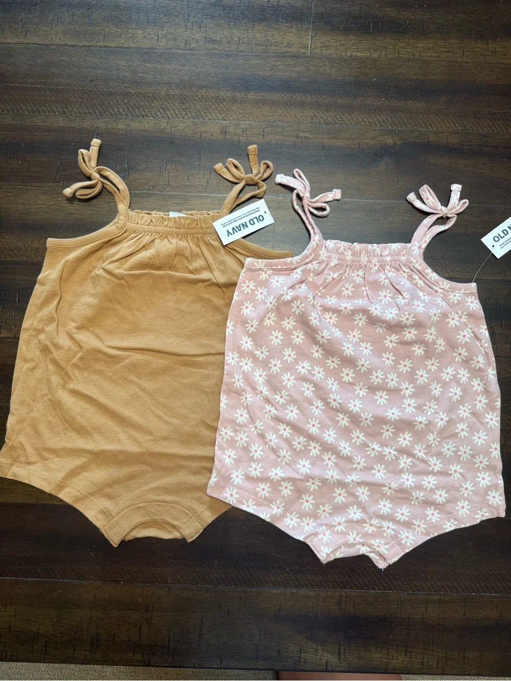 Old Navy Baby Girl Romper Duo - Tan & Pink Daisy.NWT